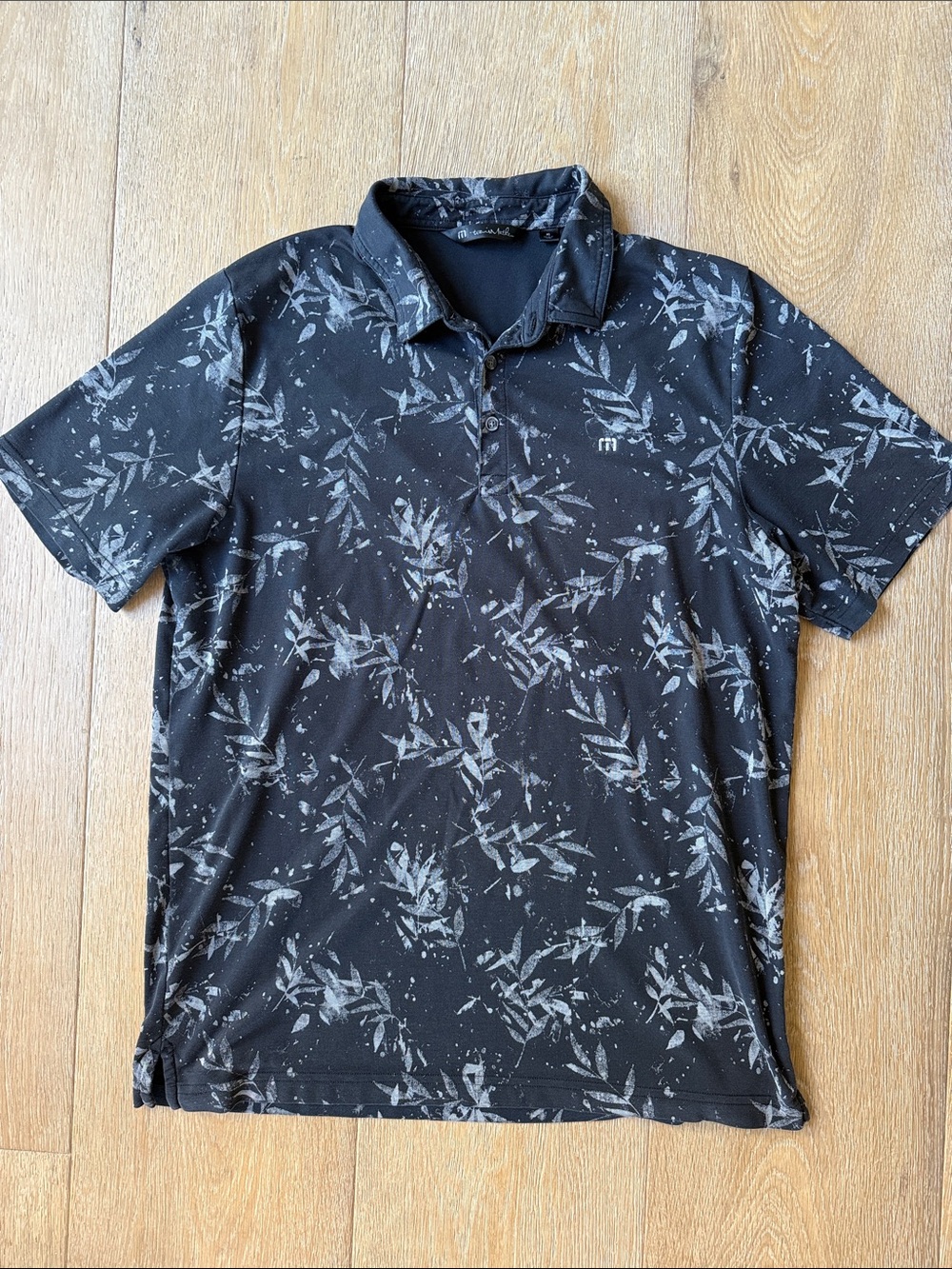 Travis Mathew polo size XL